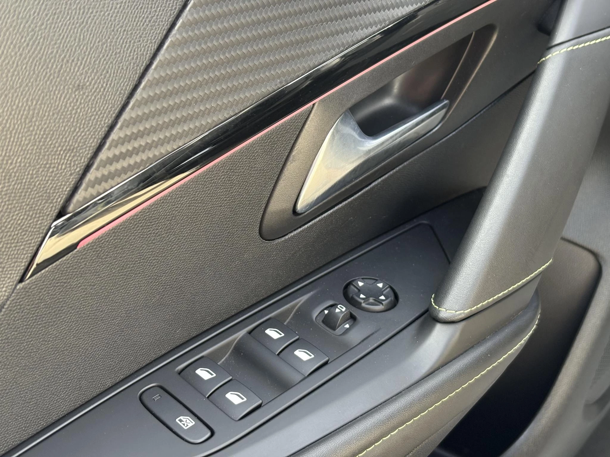 Hoofdafbeelding Peugeot e-208