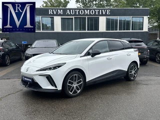MG MG4 Electric Luxury 64 kWh SOH 96% | 10K KM!! |360 CAMERA| 7 JAAR MG GARANTIE T/M 07-2031| ELEK. STOEL| DODE HOEK SENSOR| STOEL + STUURVERWARMING| ADAPTIVE CRUISE CONTROL