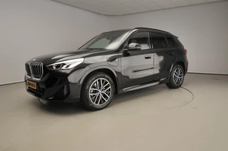 BMW X1 xDrive25e | M-Sportpakket | LED | Navigatie | trekhaak | Sportstoelen | Stoelverwarming | DAB | Alu 18 inch