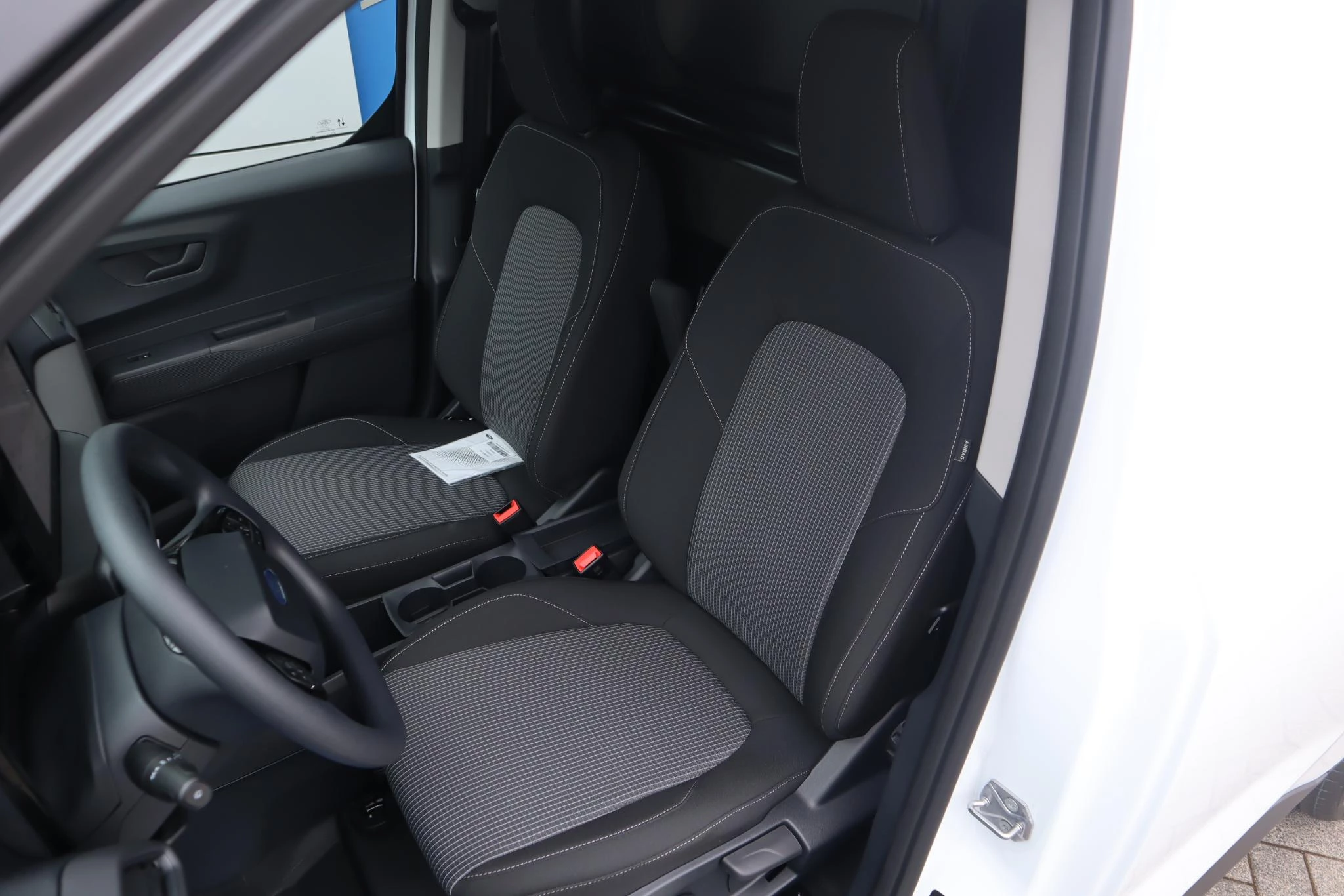 Hoofdafbeelding Ford E-Transit Courier