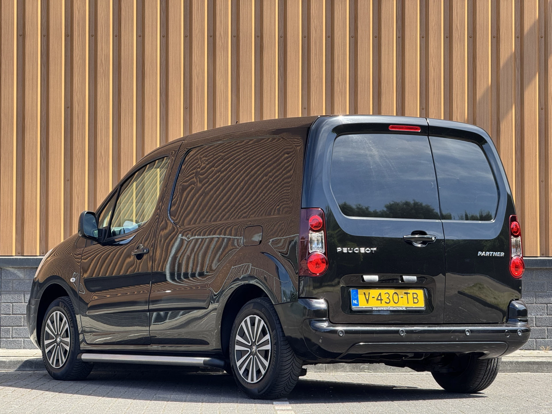 Hoofdafbeelding Peugeot Partner