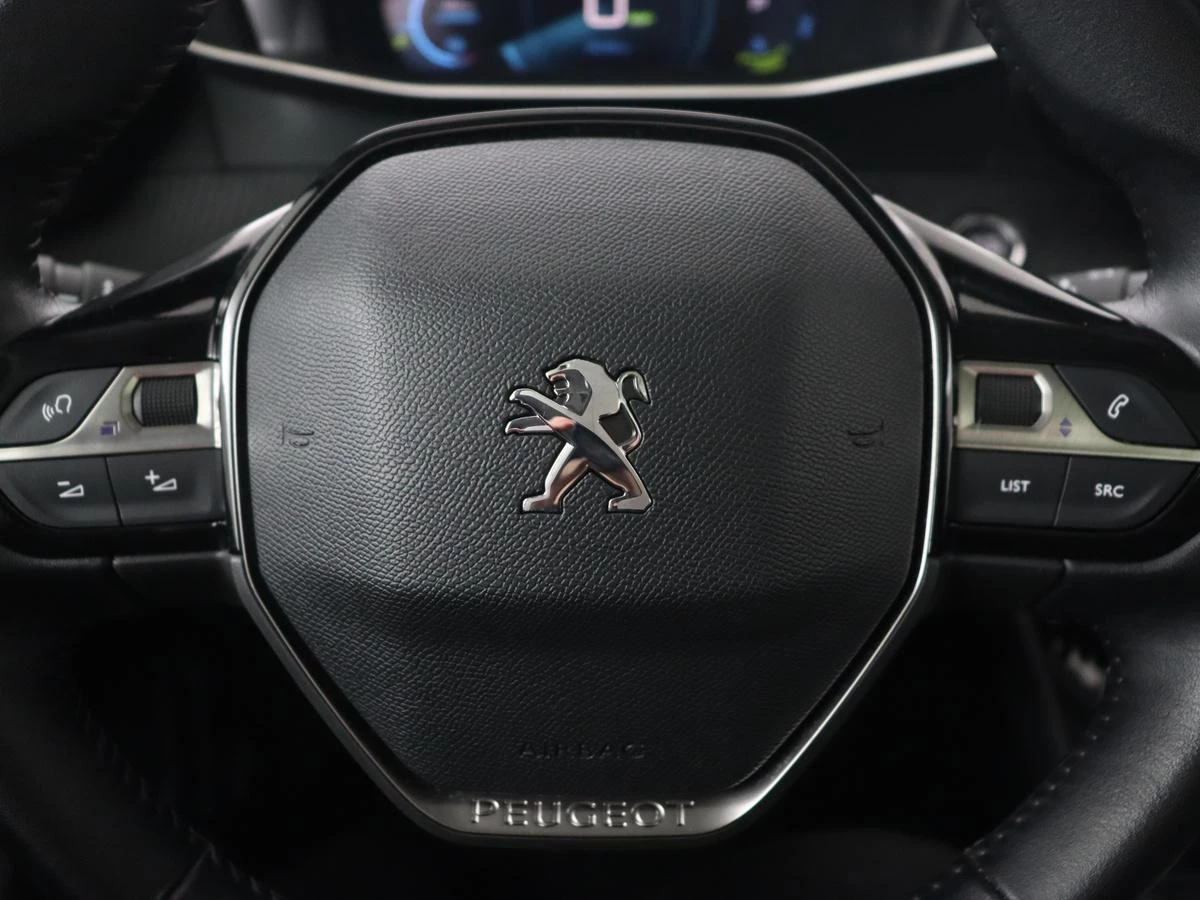 Hoofdafbeelding Peugeot e-2008