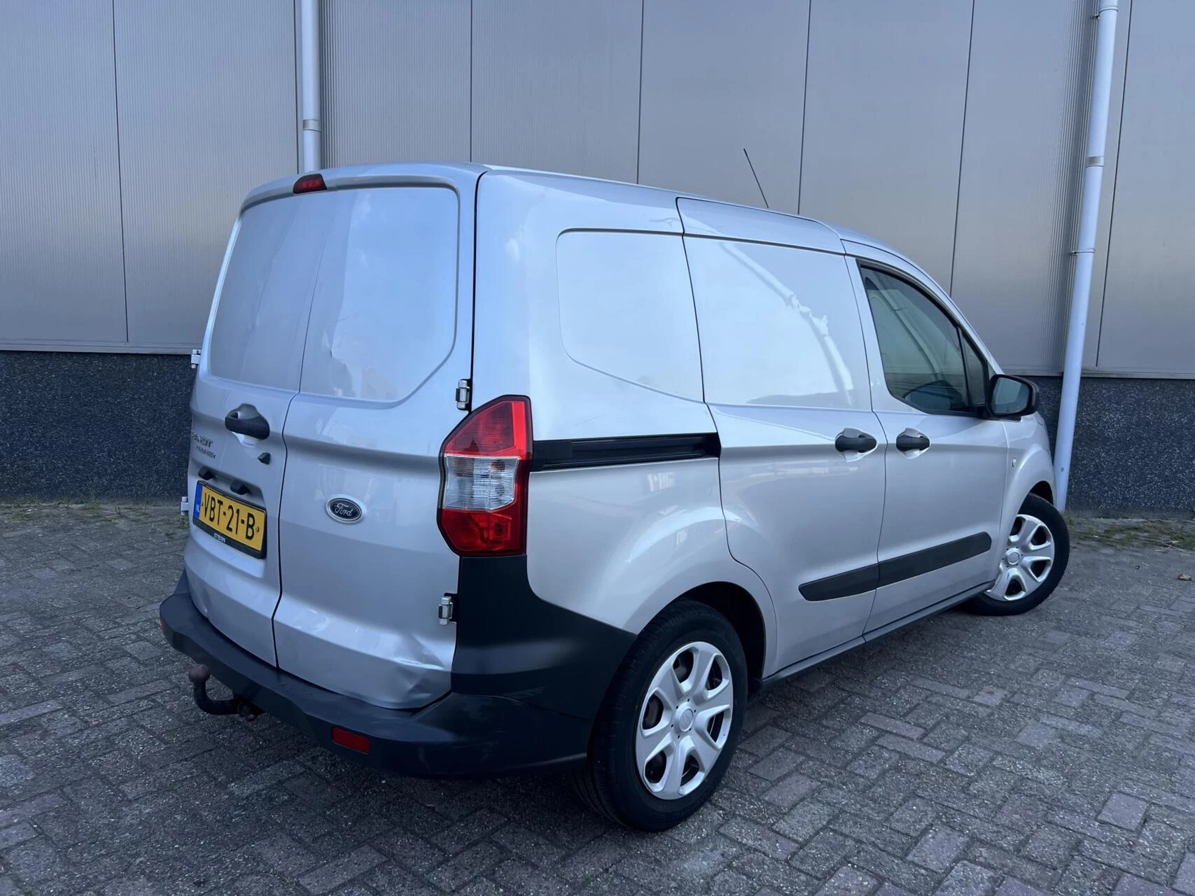 Hoofdafbeelding Ford Transit Courier