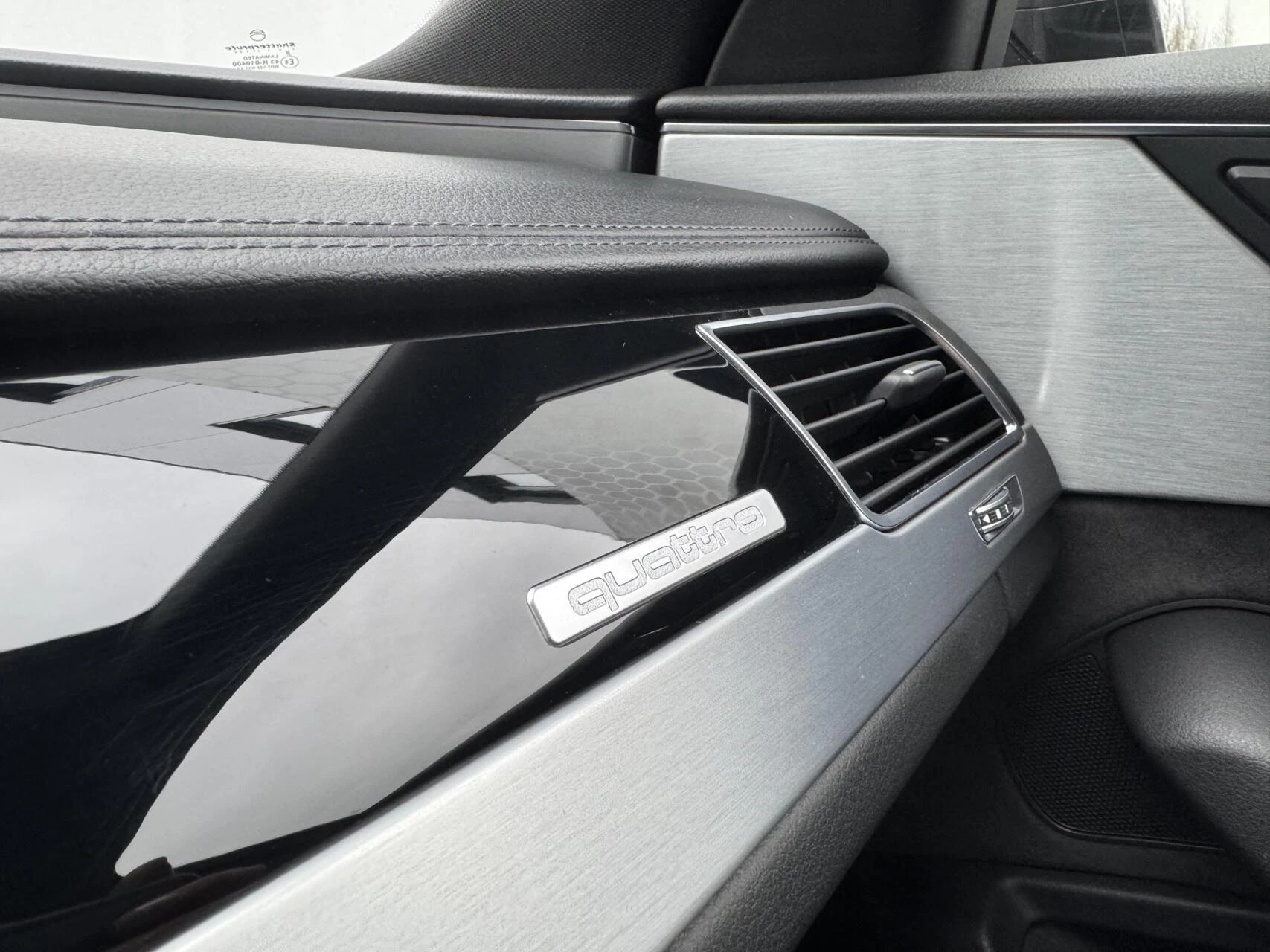 Hoofdafbeelding Audi A8