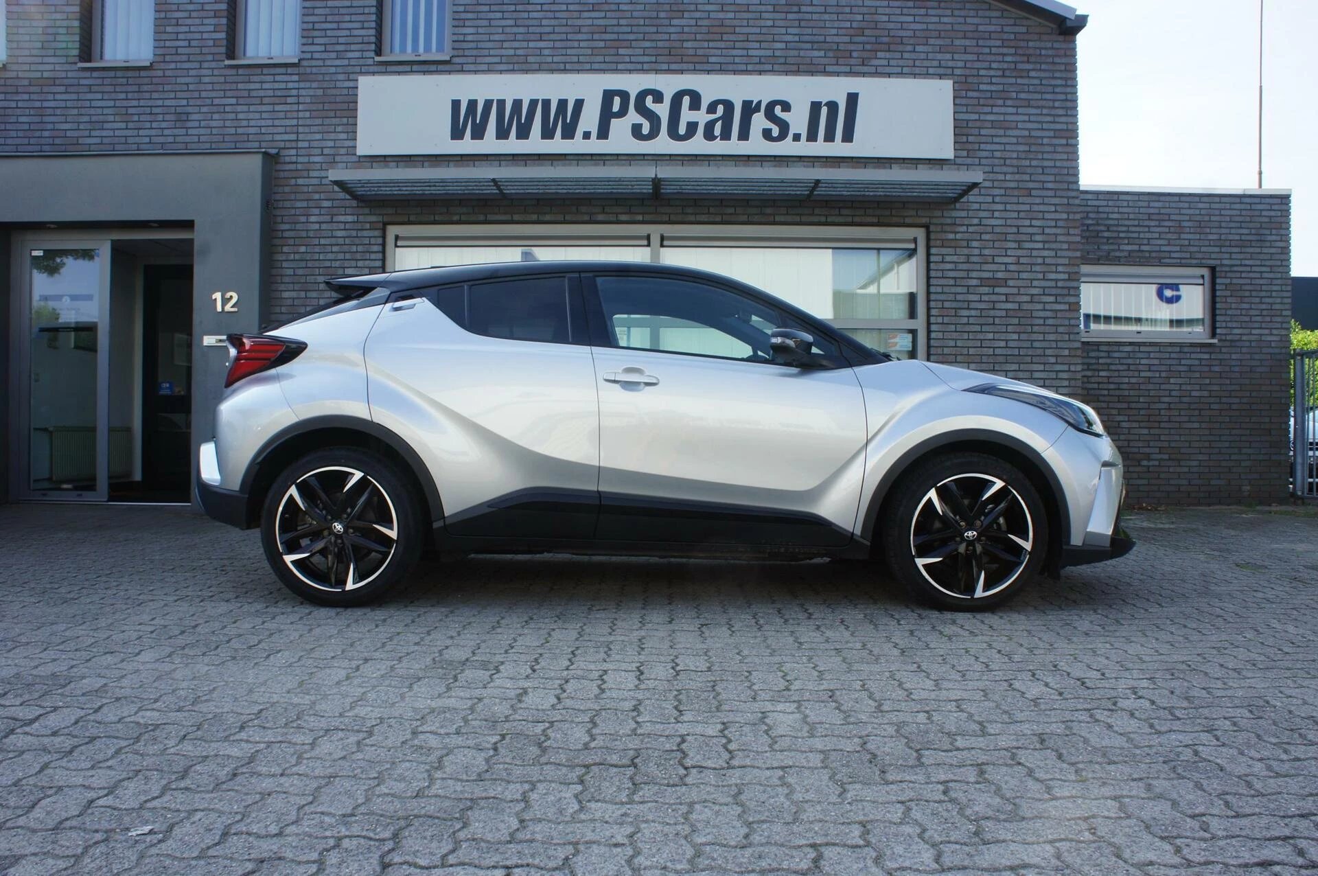 Hoofdafbeelding Toyota C-HR