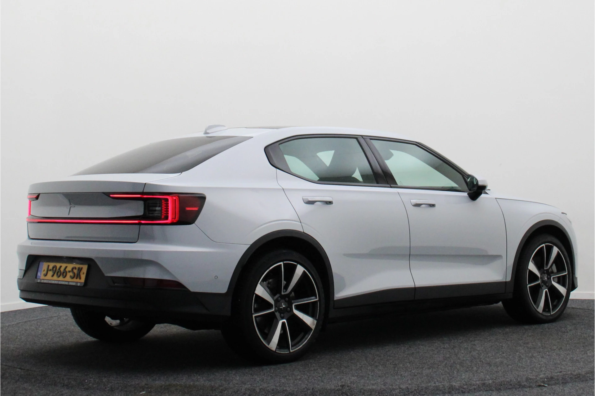 Hoofdafbeelding Polestar 2