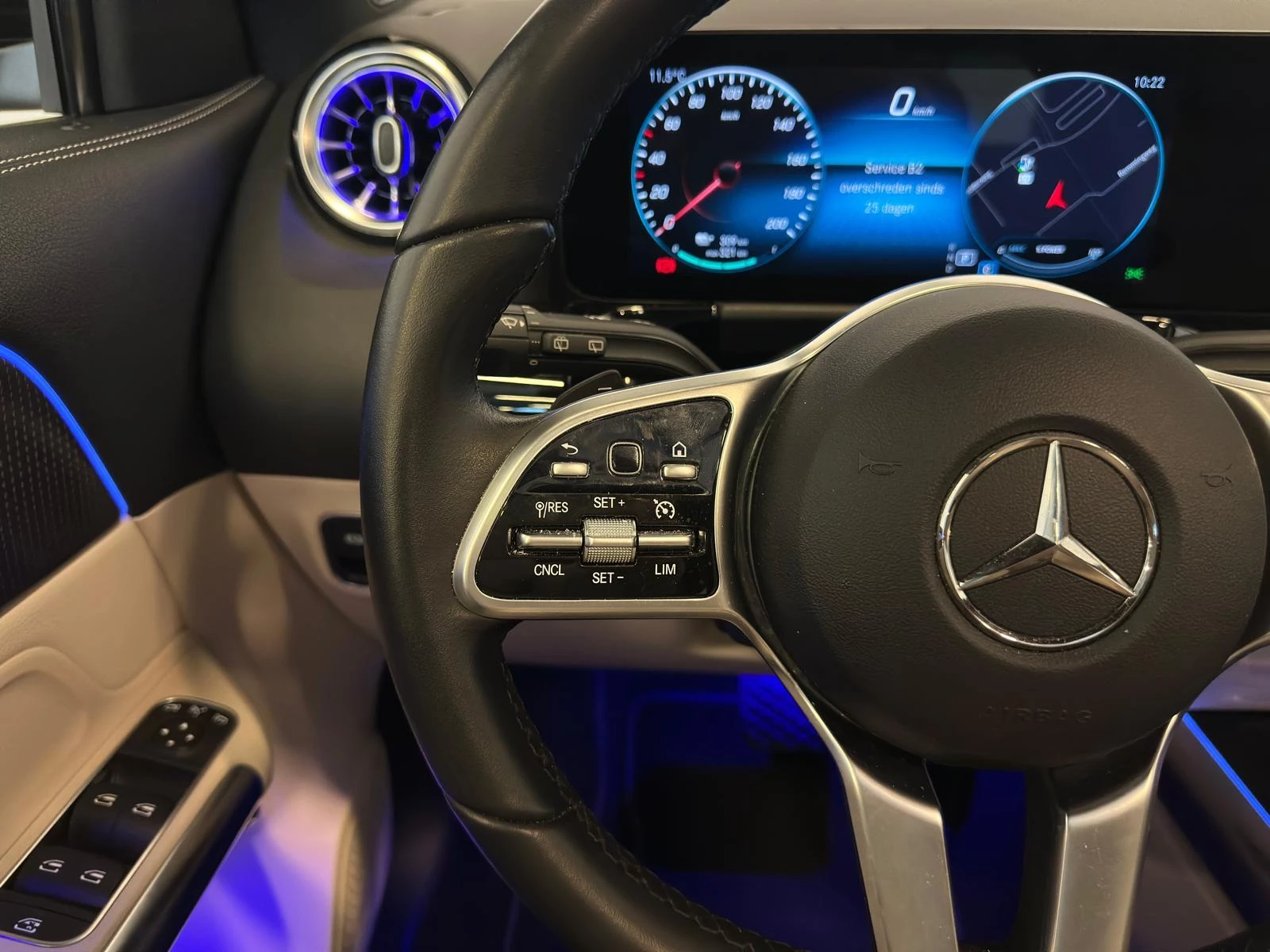 Hoofdafbeelding Mercedes-Benz EQA