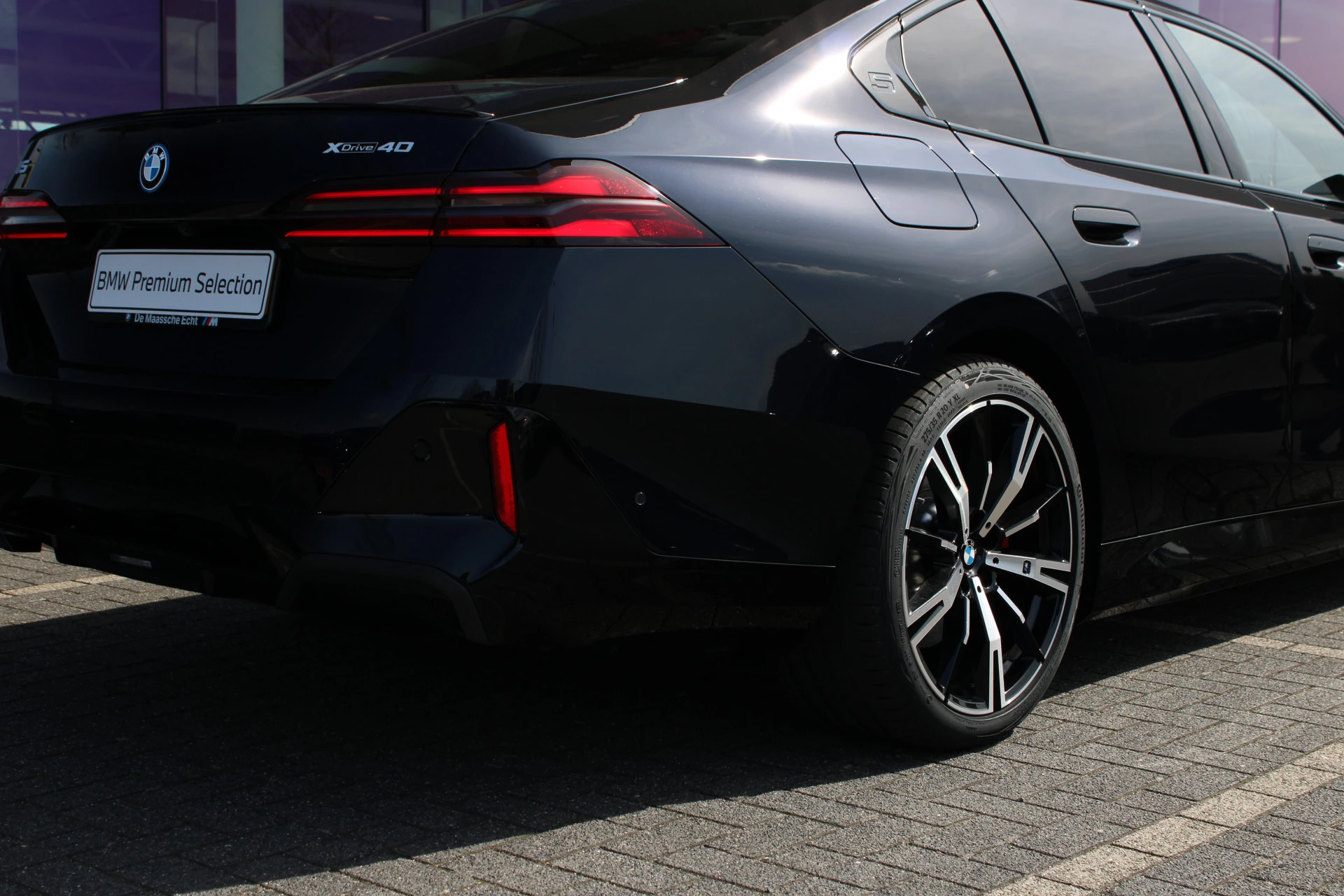 Hoofdafbeelding BMW i5