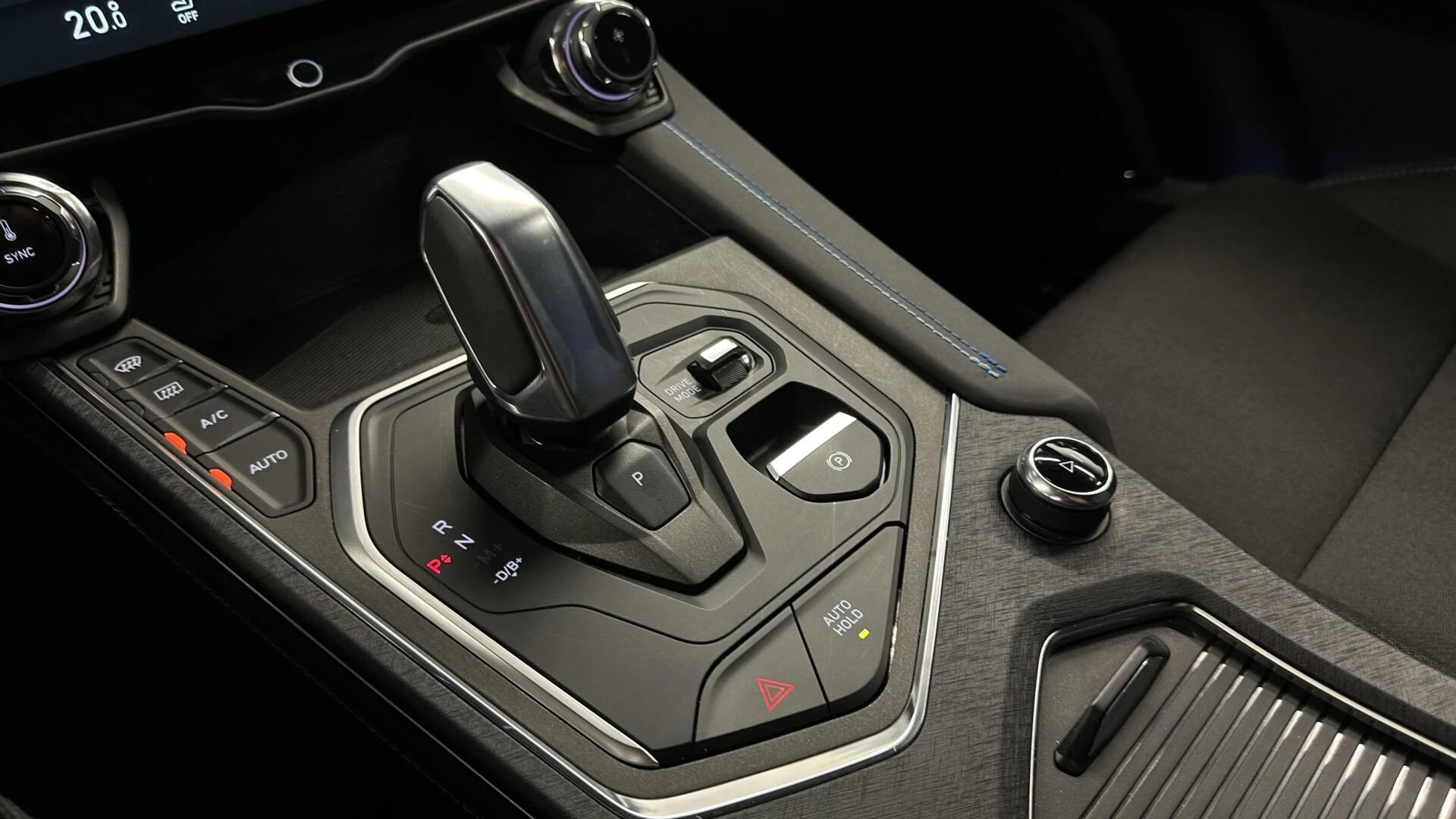 Hoofdafbeelding Lynk & Co 01