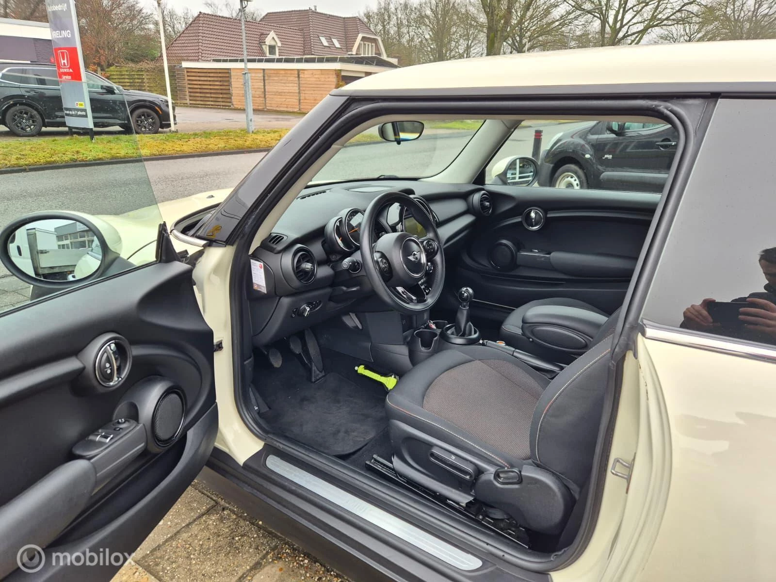 Hoofdafbeelding MINI One