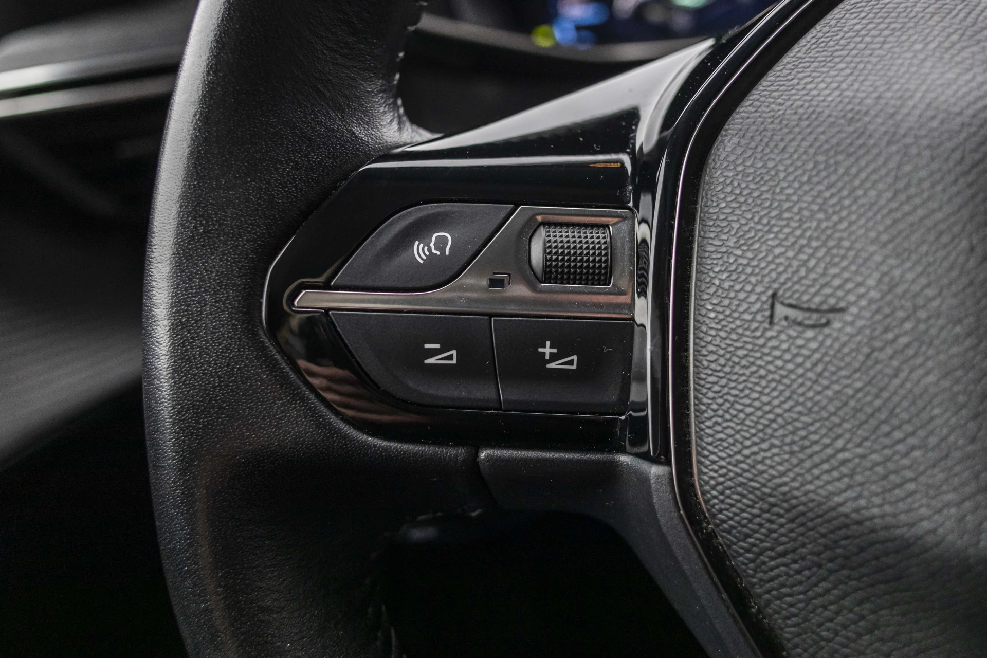 Hoofdafbeelding Peugeot e-208