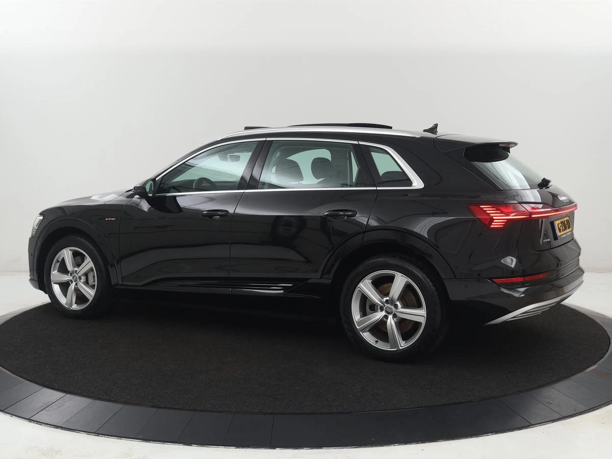 Hoofdafbeelding Audi e-tron