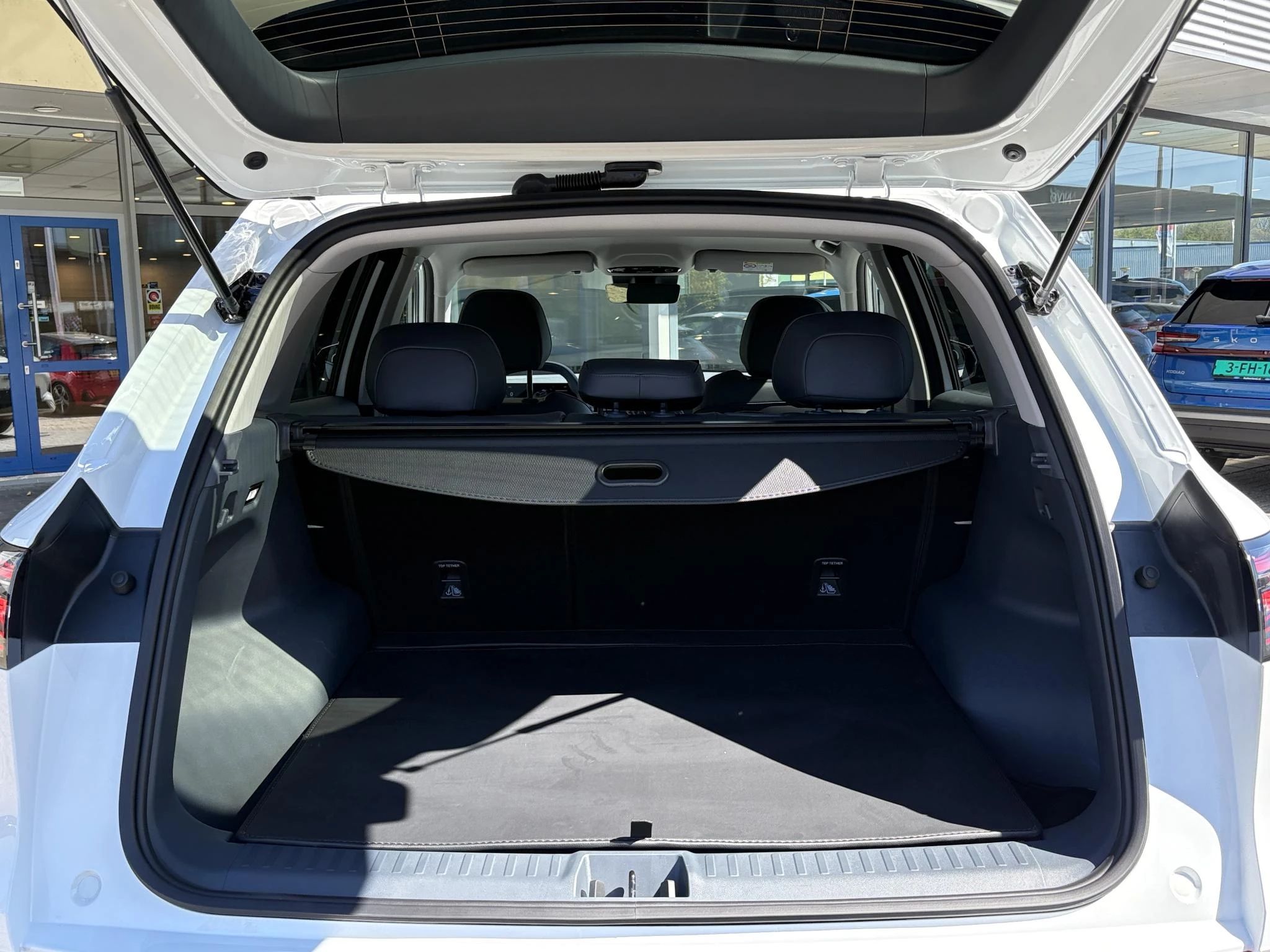 Hoofdafbeelding Geely E5