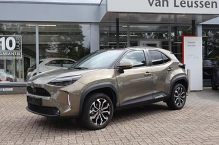 Toyota Yaris Cross 1.5 HYBRID 115 STYLE STOEL-STUUR & WISSERVERW.. KEYLESS DRAADLOZE TEL.LADER LED LM-VELGEN