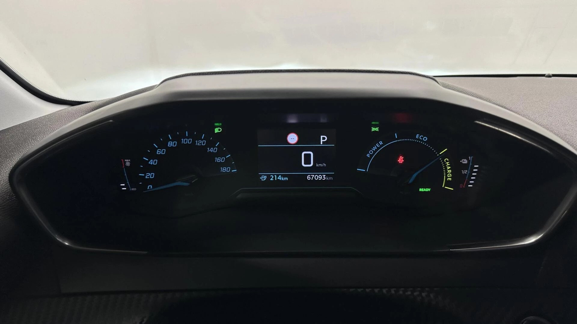 Hoofdafbeelding Peugeot e-208