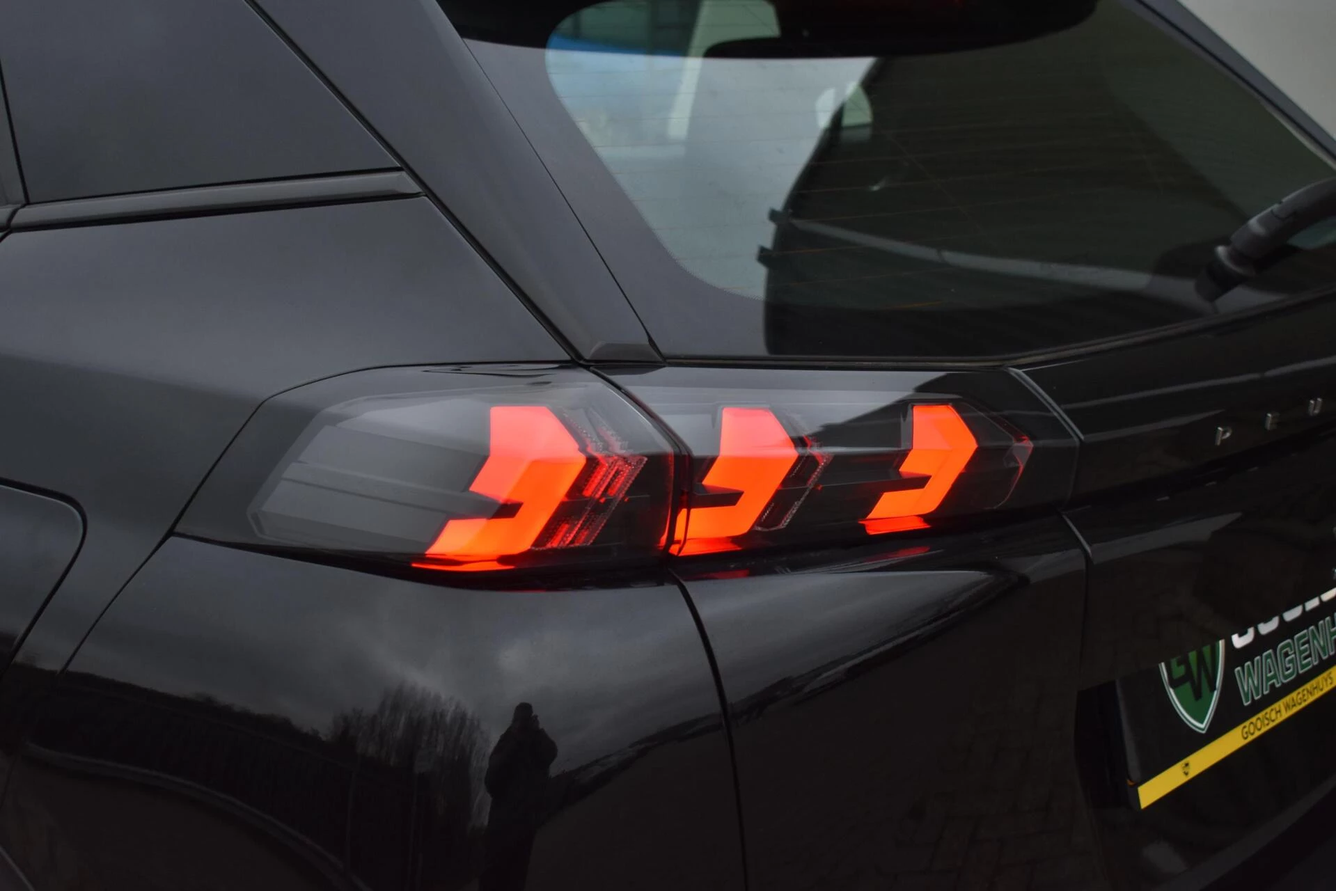 Hoofdafbeelding Peugeot e-2008