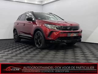 Opel Grandland 1.2 Turbo GS Line Half leder, Camera, Navi, Virtual desk, Keyless start, Cruise control, Trekhaak