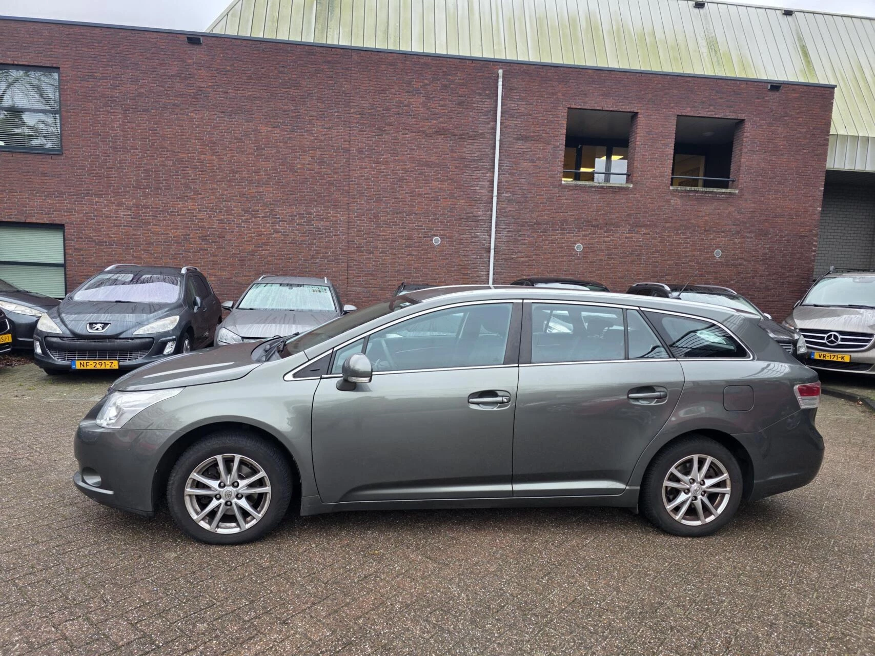 Hoofdafbeelding Toyota Avensis