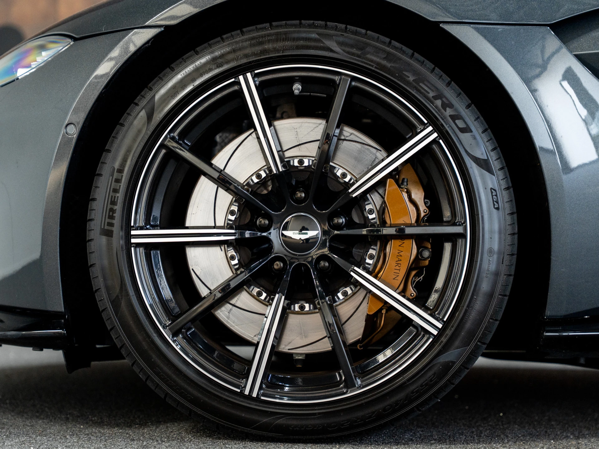 Hoofdafbeelding Aston Martin V8 Vantage