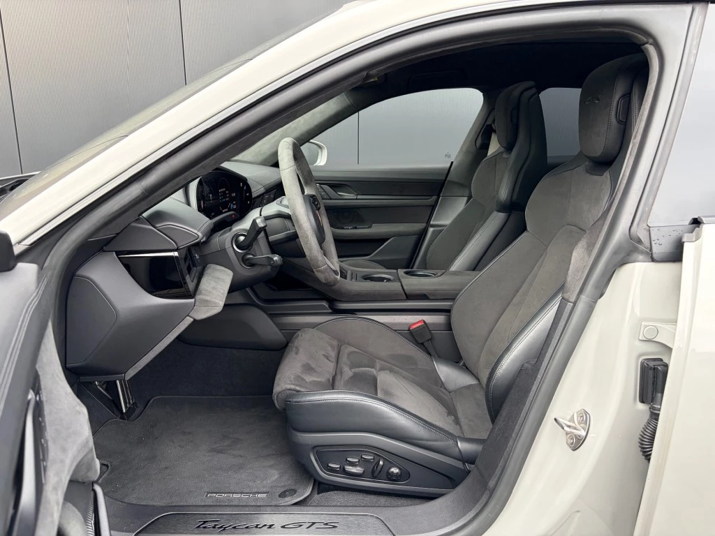 Hoofdafbeelding Porsche Taycan