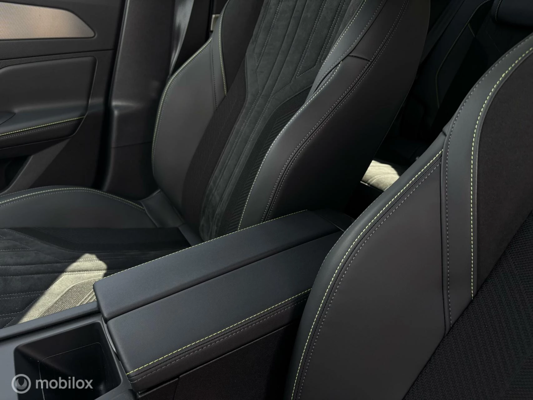 Hoofdafbeelding Peugeot 408