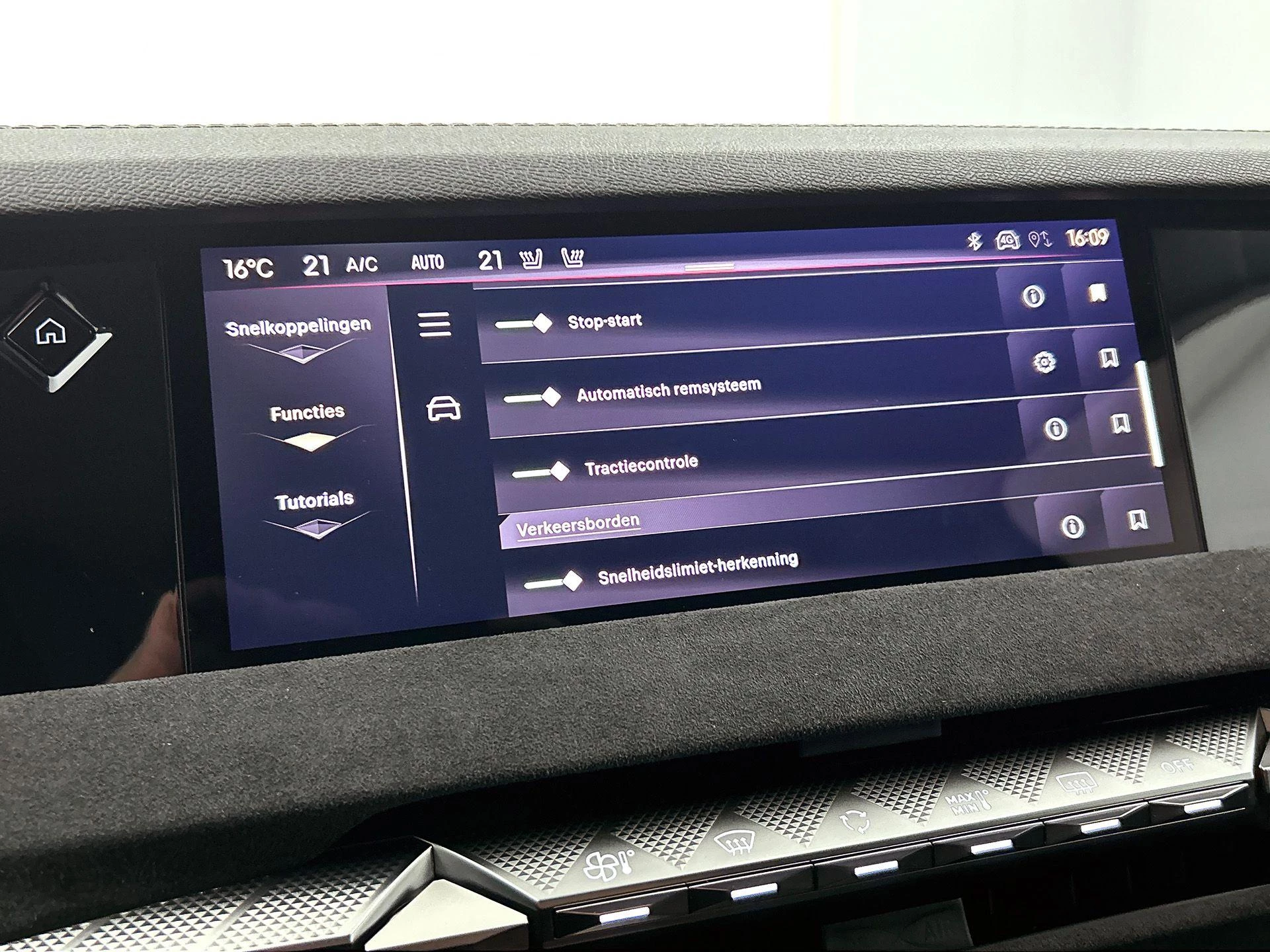 Hoofdafbeelding DS DS 4