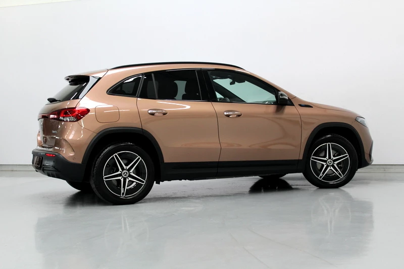 Hoofdafbeelding Mercedes-Benz EQA