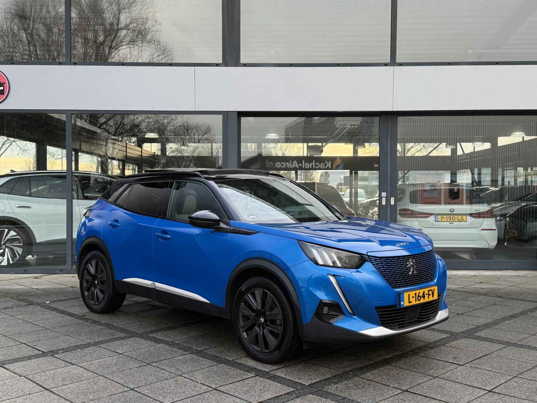 Hoofdafbeelding Peugeot e-2008