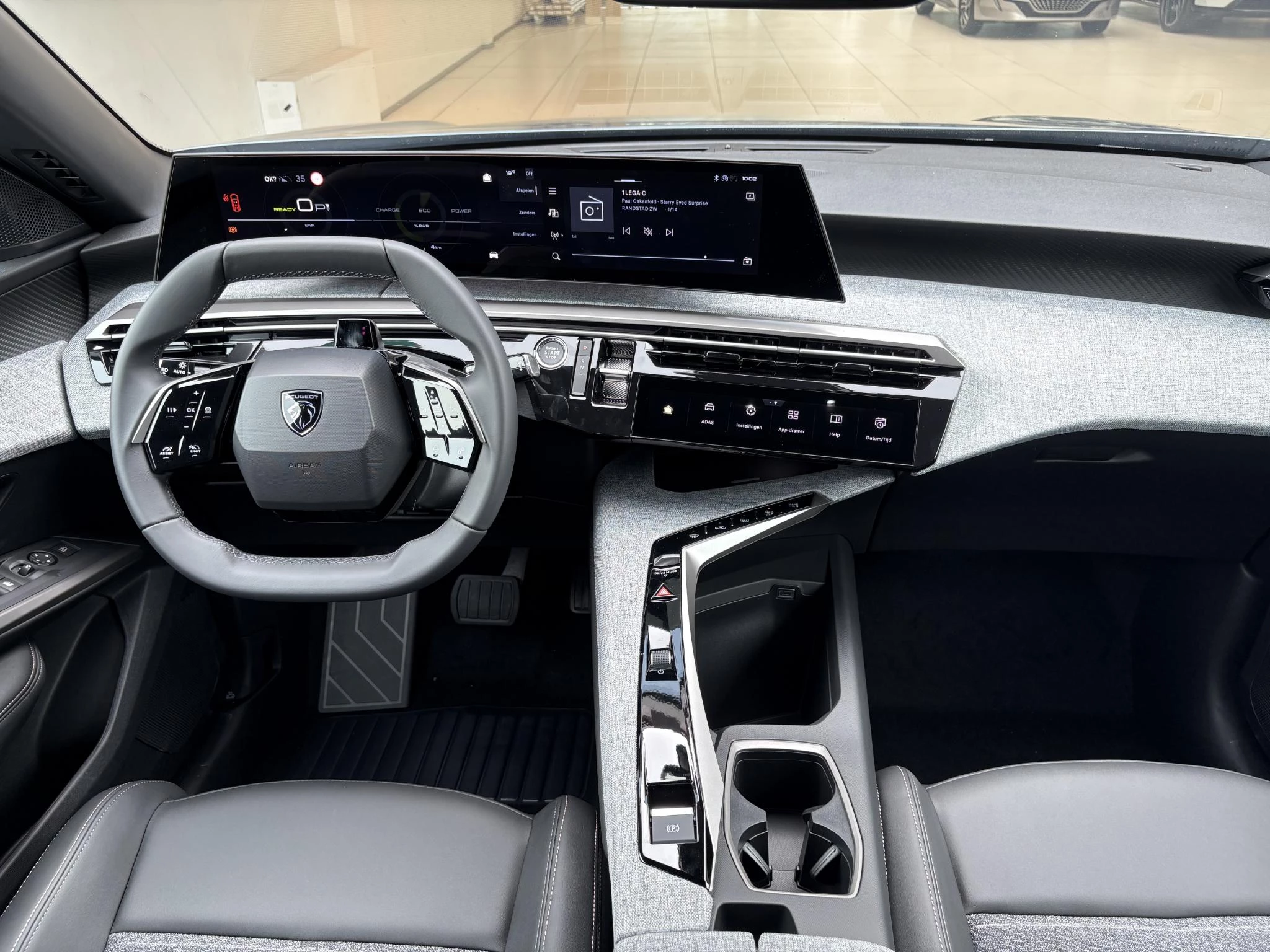Hoofdafbeelding Peugeot e-5008