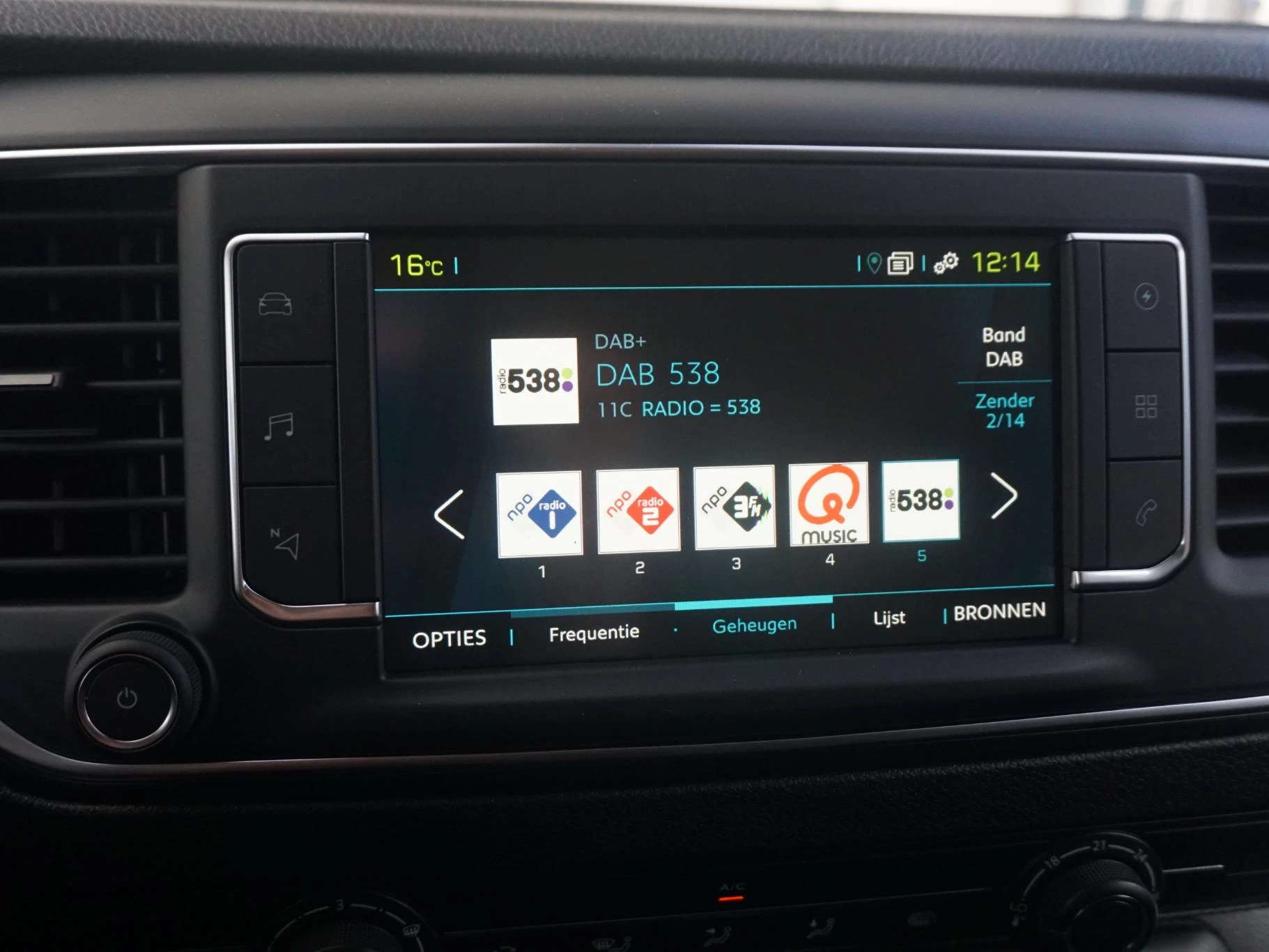 Hoofdafbeelding Peugeot e-Expert