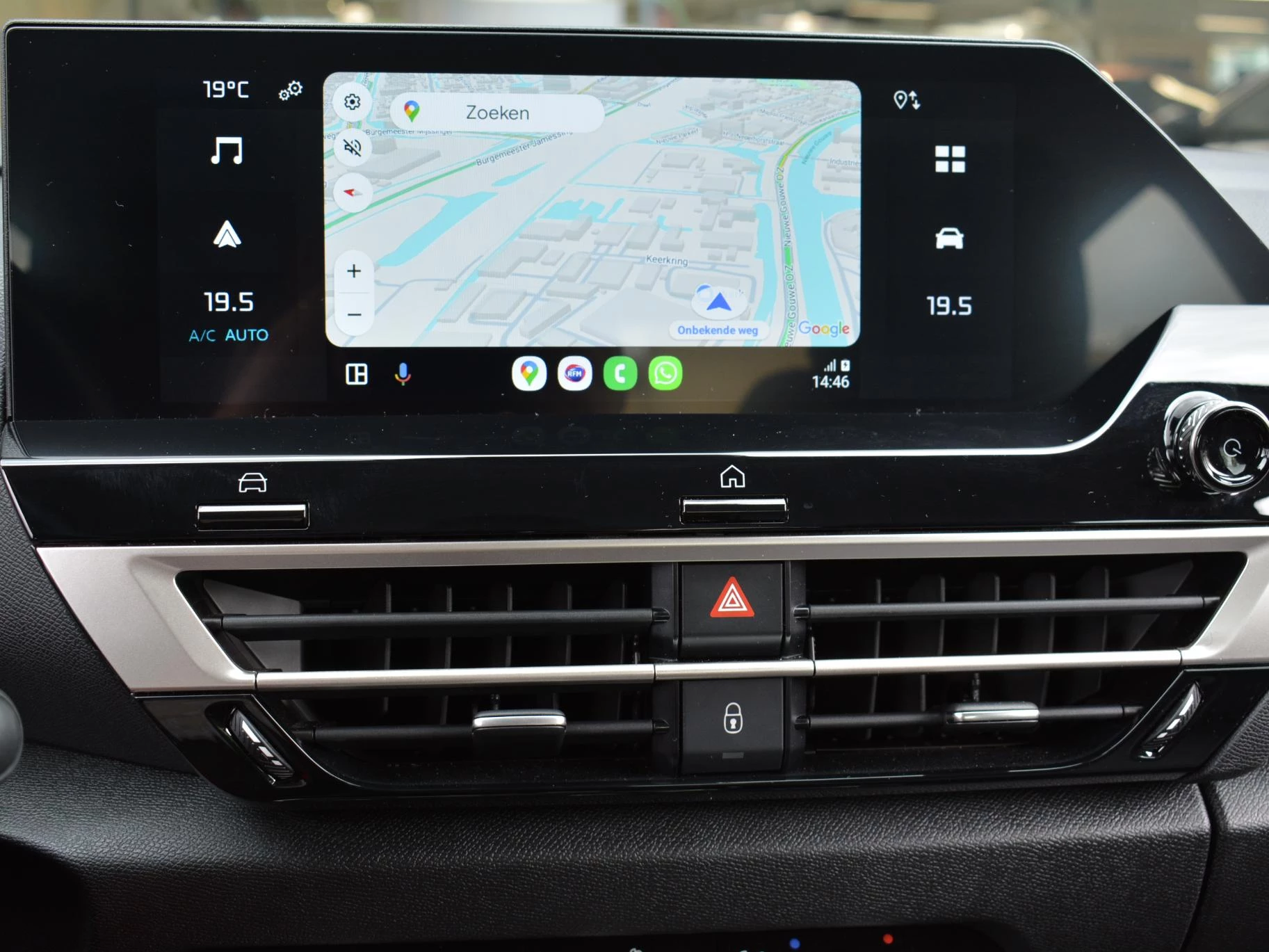Hoofdafbeelding Citroën ë-C4 X
