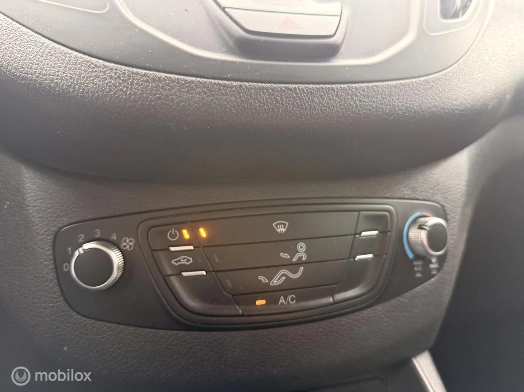 Hoofdafbeelding Ford Transit Courier
