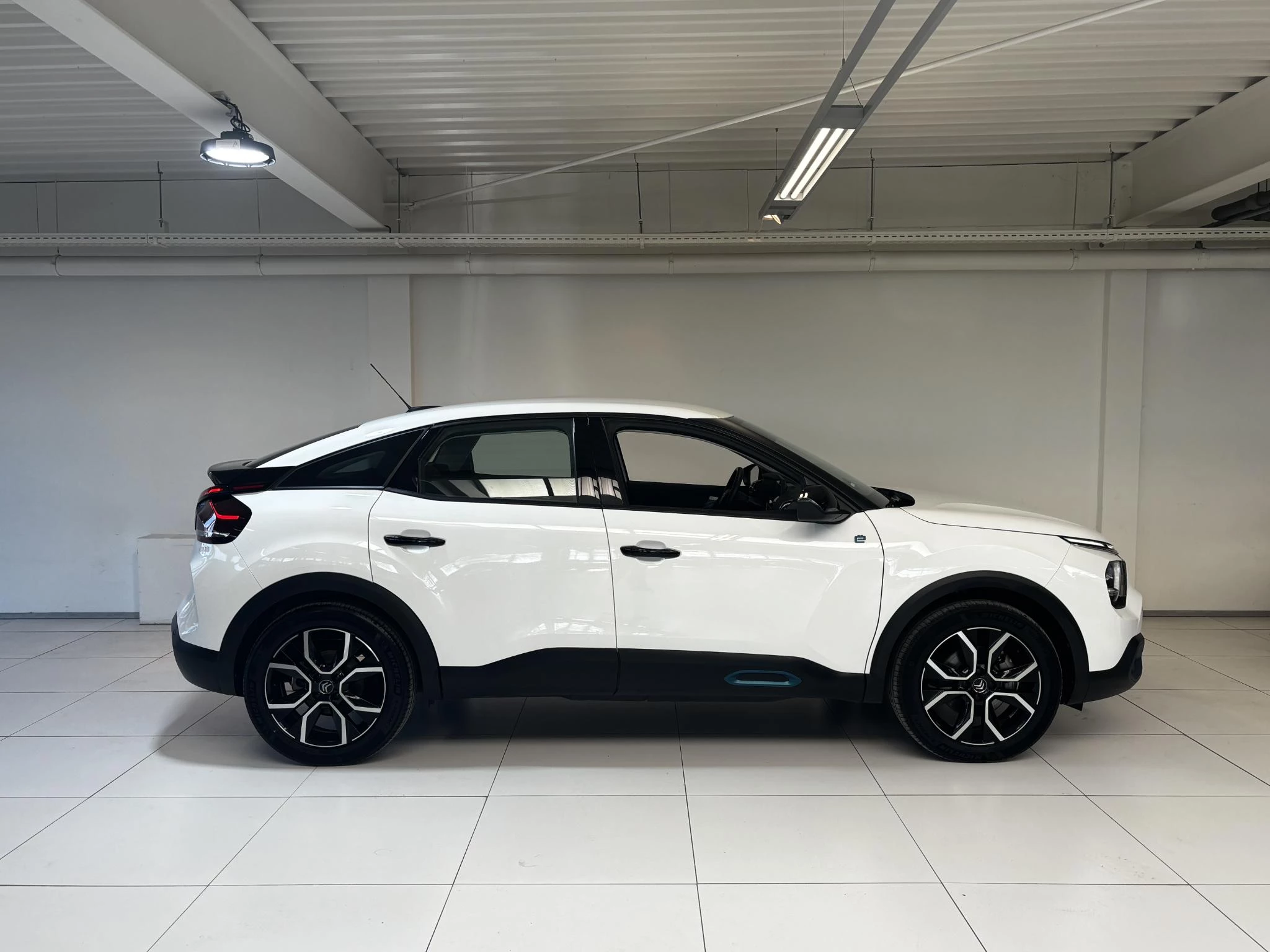 Hoofdafbeelding Citroën ë-C4