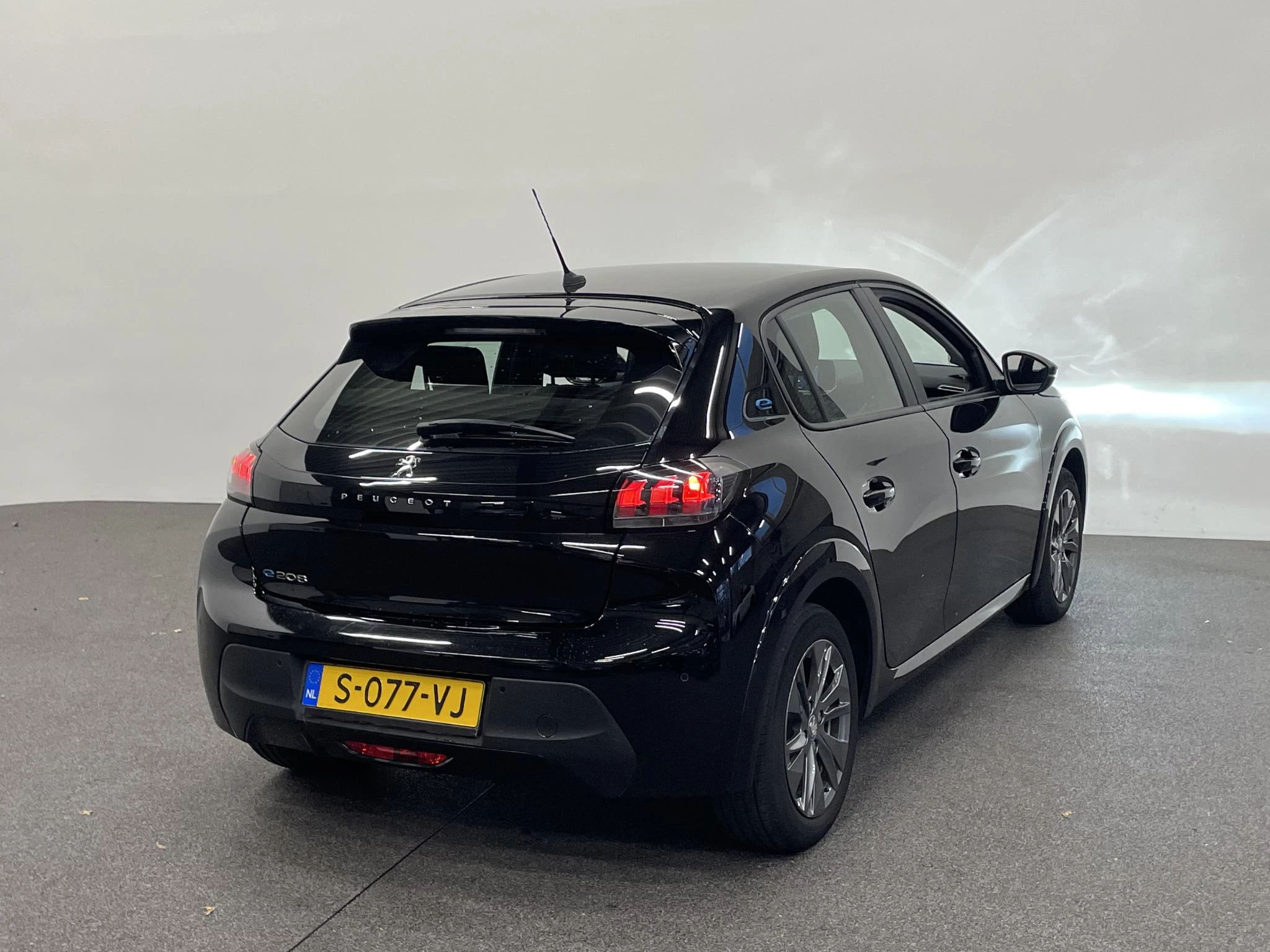 Hoofdafbeelding Peugeot e-208