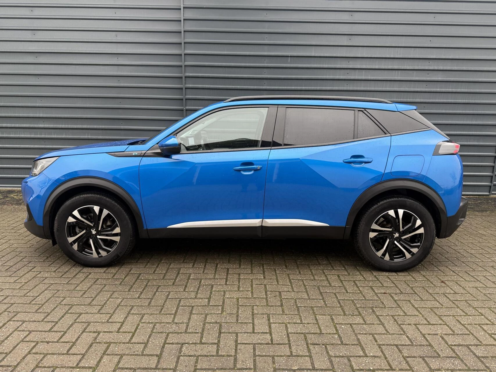 Hoofdafbeelding Peugeot e-2008