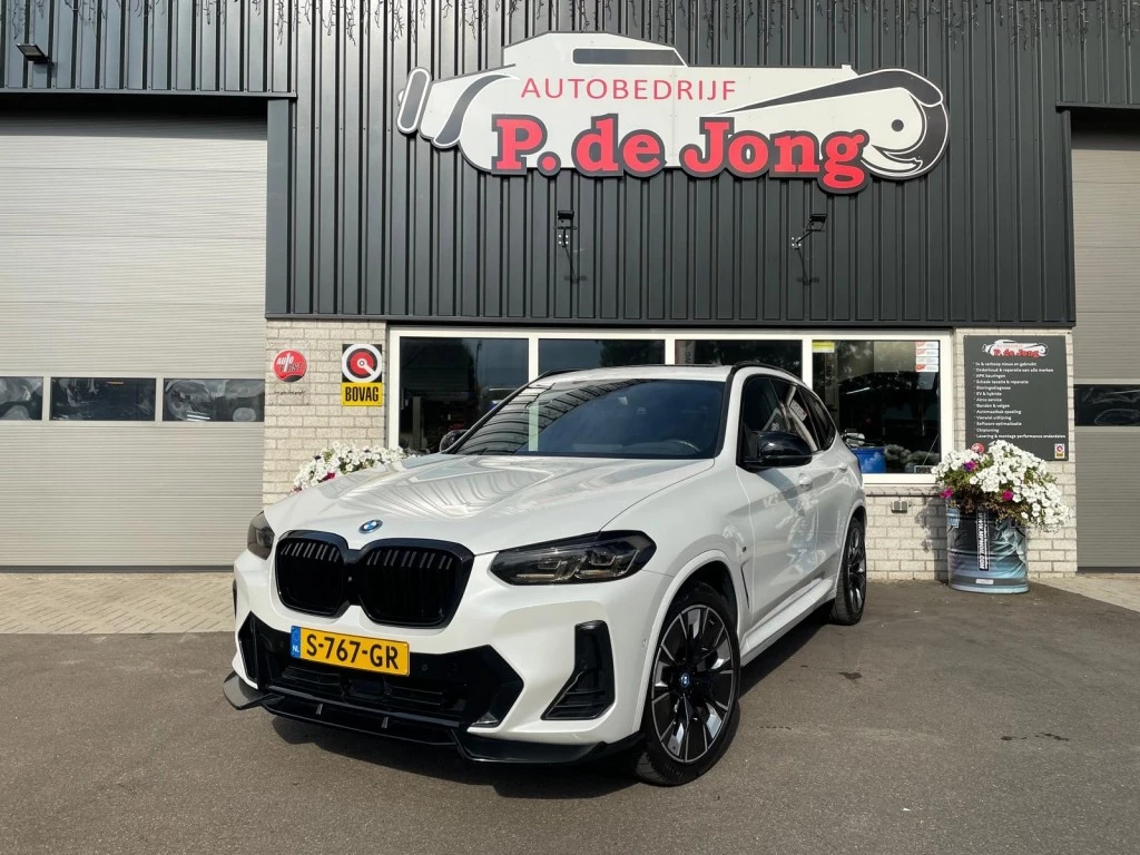 Hoofdafbeelding BMW iX3