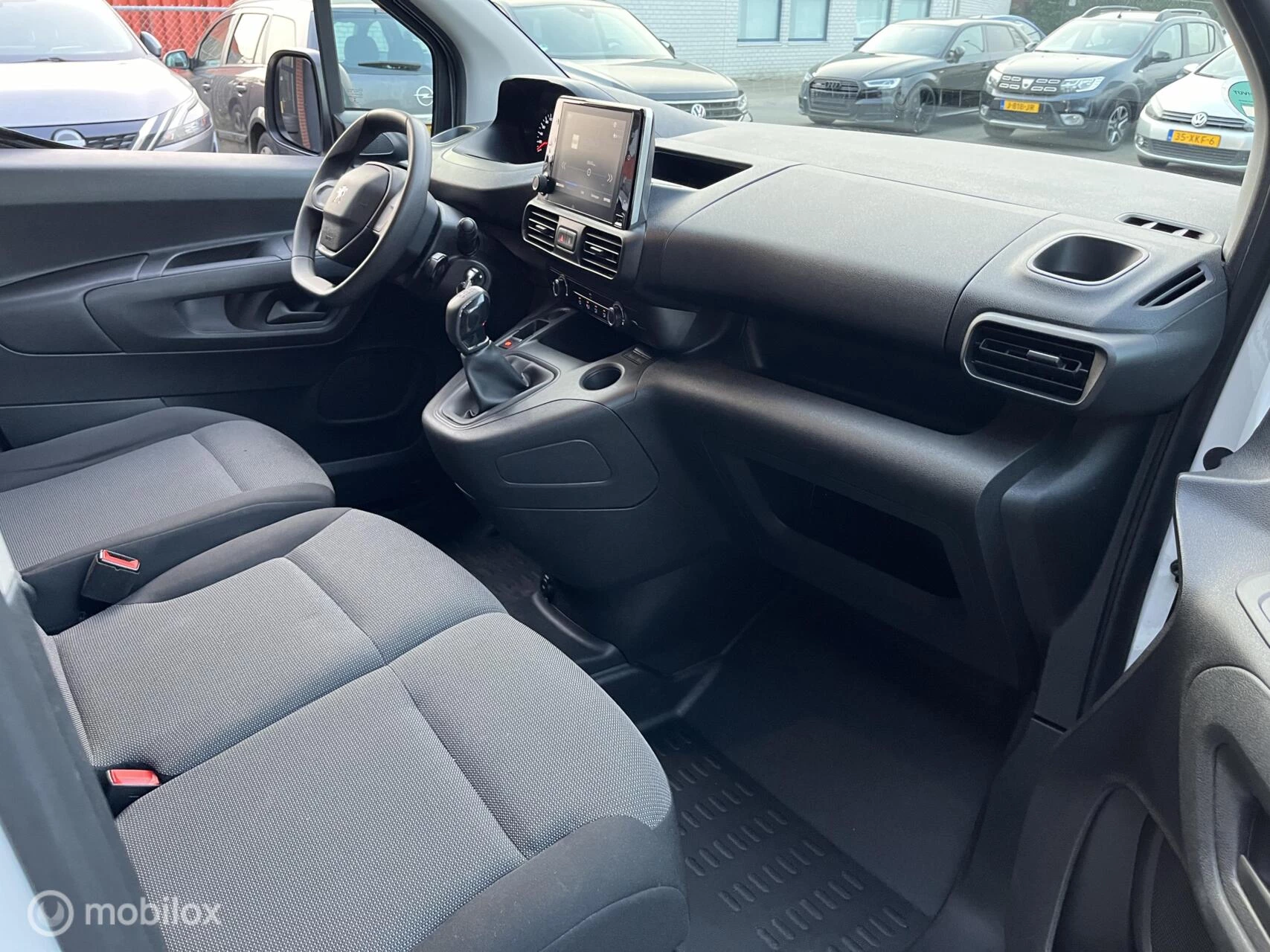 Hoofdafbeelding Peugeot Partner