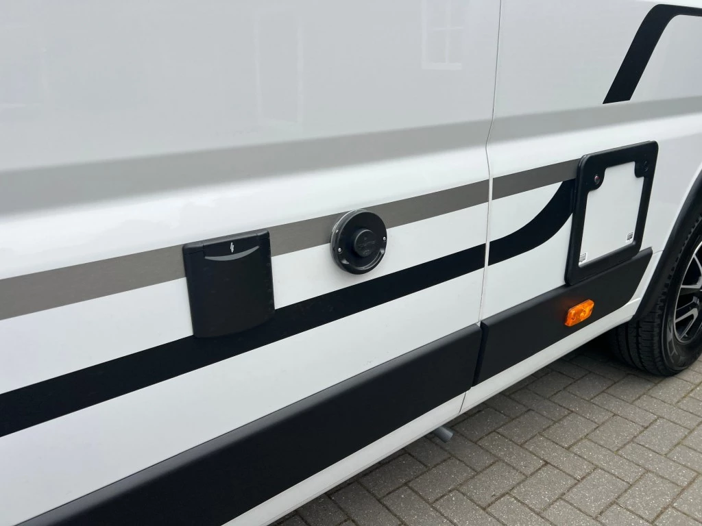 Hoofdafbeelding Adria Twin Axess 640 Sl