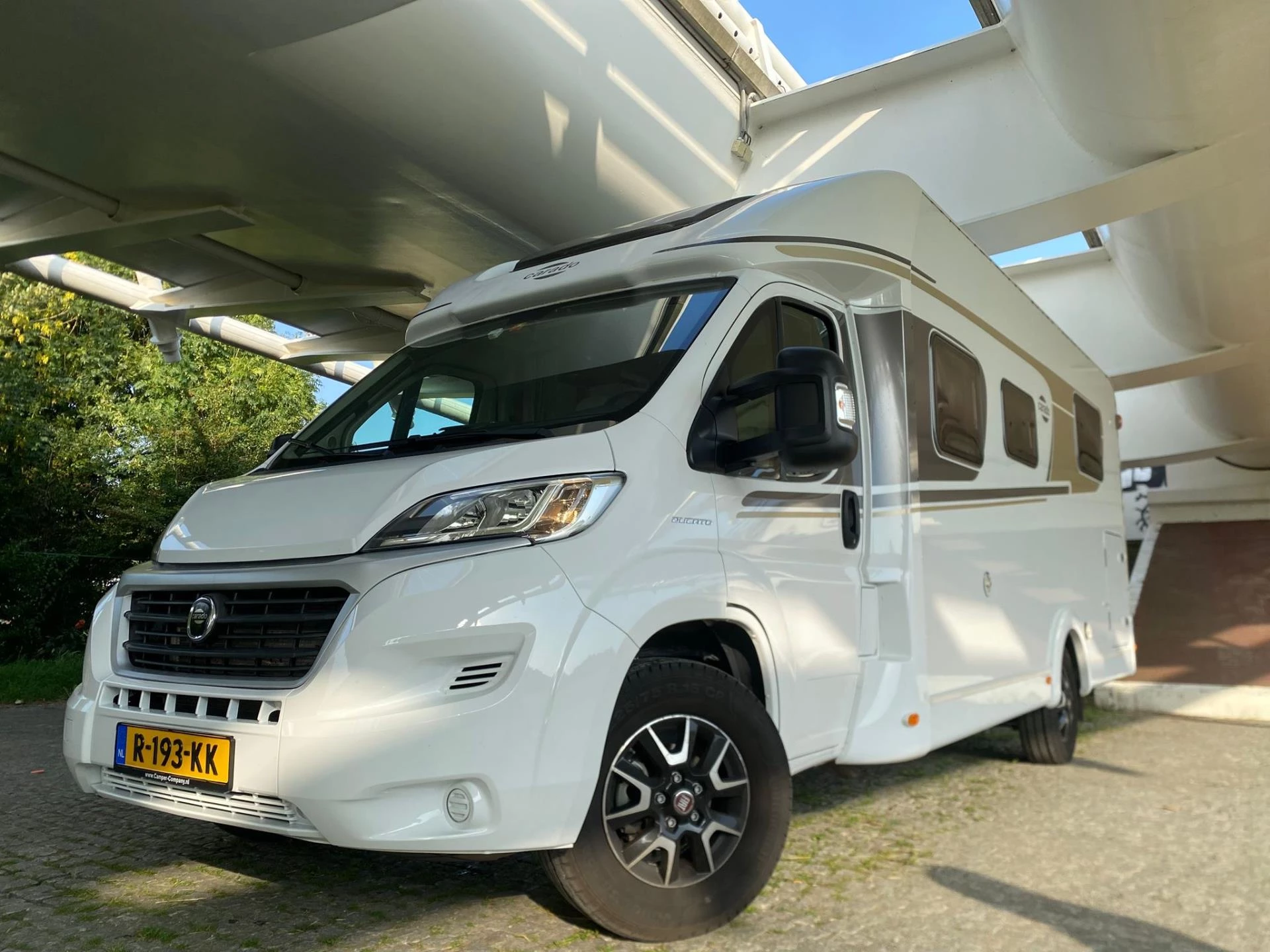 Hoofdafbeelding Carado T447