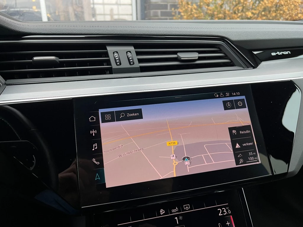 Hoofdafbeelding Audi e-tron