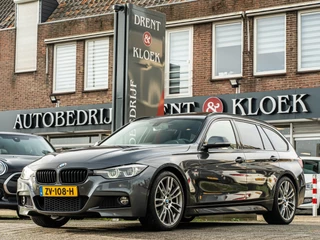 BMW 3 Serie Touring 318i M Sport ORG NL PANO CAMERA 19 INCH SHADOW LINE