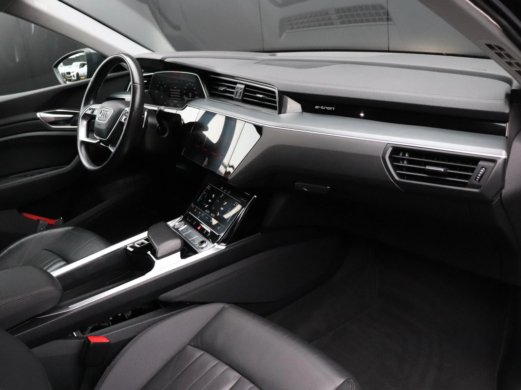 Hoofdafbeelding Audi e-tron