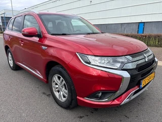 Hoofdafbeelding Mitsubishi Outlander Mitsubishi Outlander 2.4 PHEV Pure