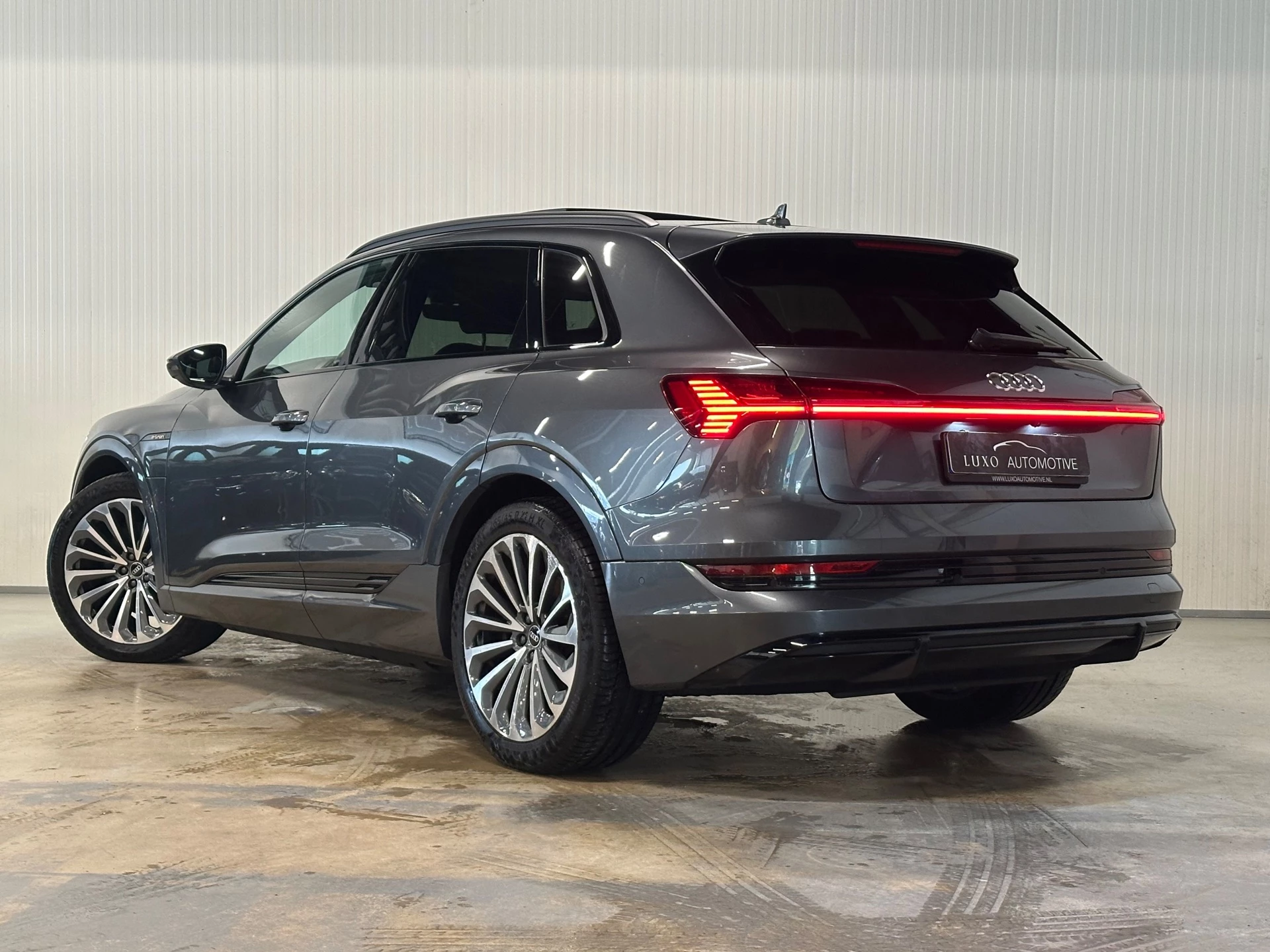 Hoofdafbeelding Audi e-tron