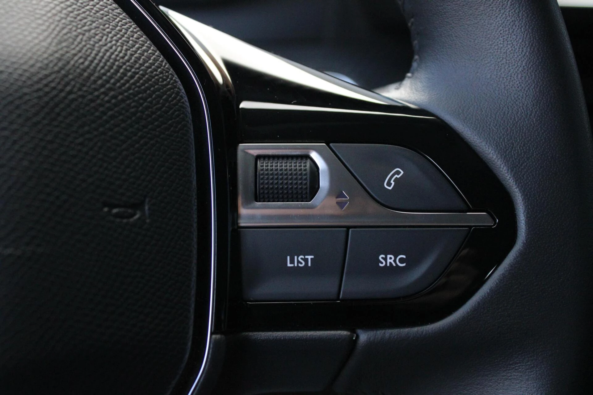 Hoofdafbeelding Peugeot e-208