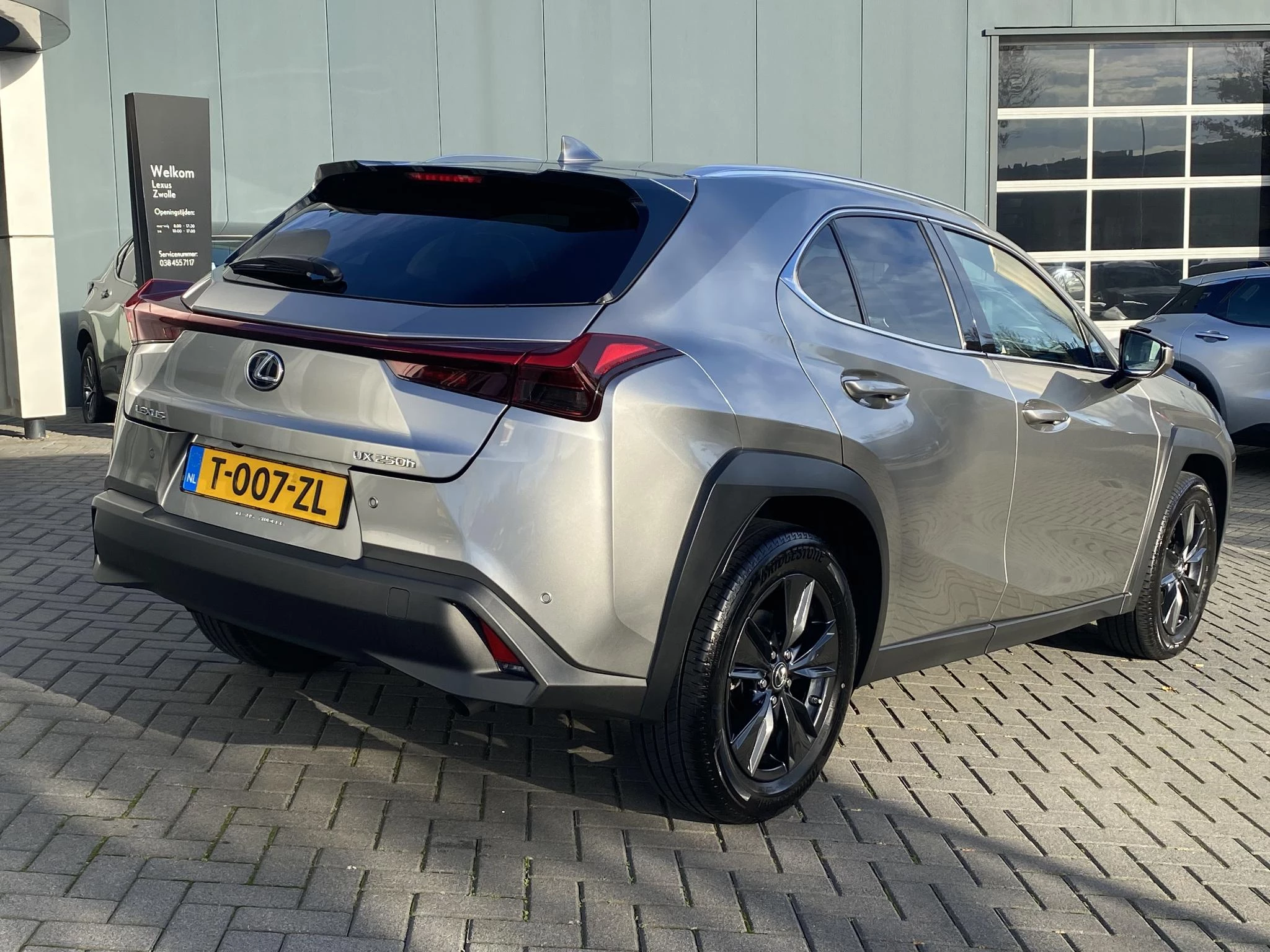 Hoofdafbeelding Lexus UX