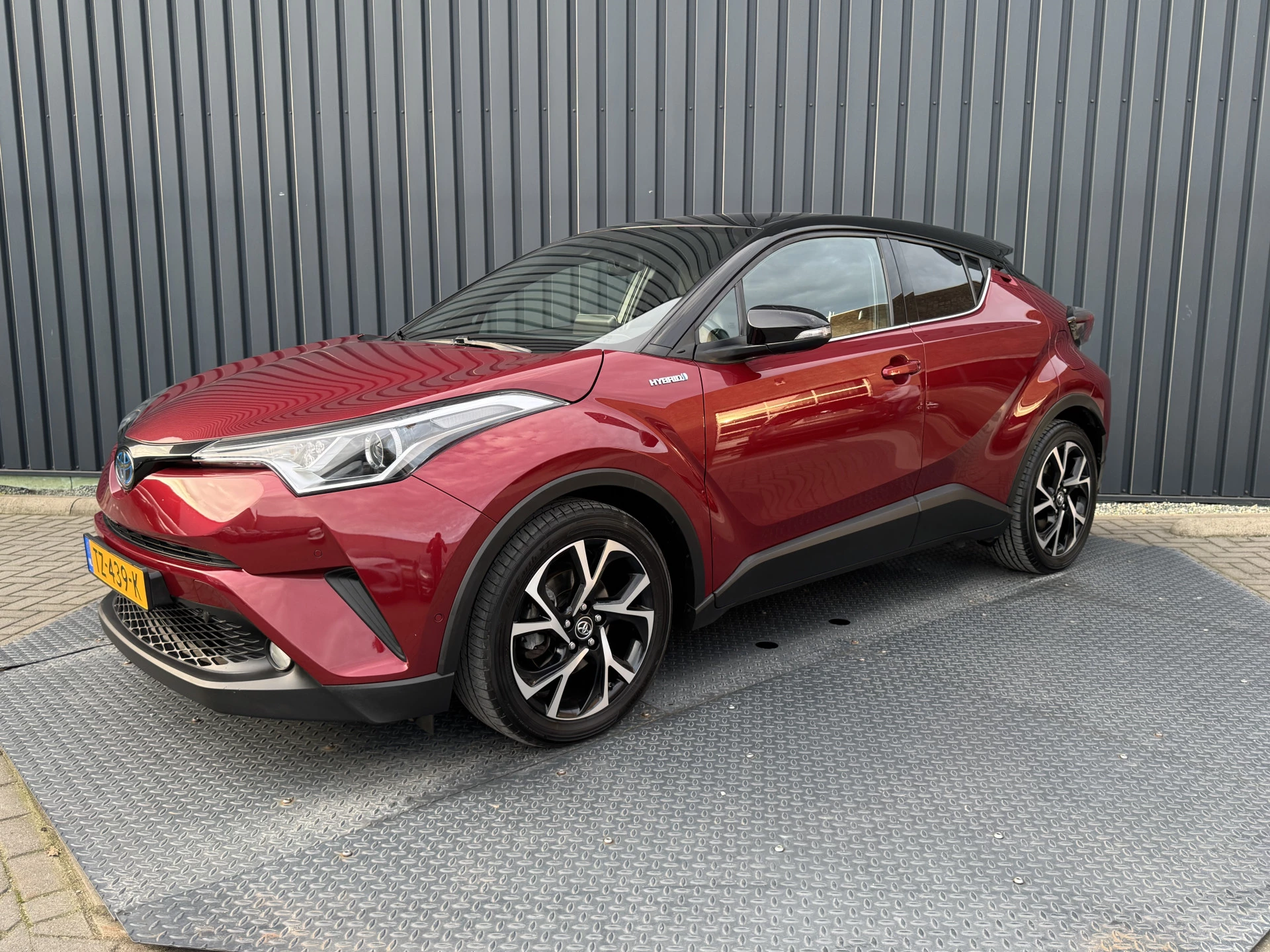 Hoofdafbeelding Toyota C-HR