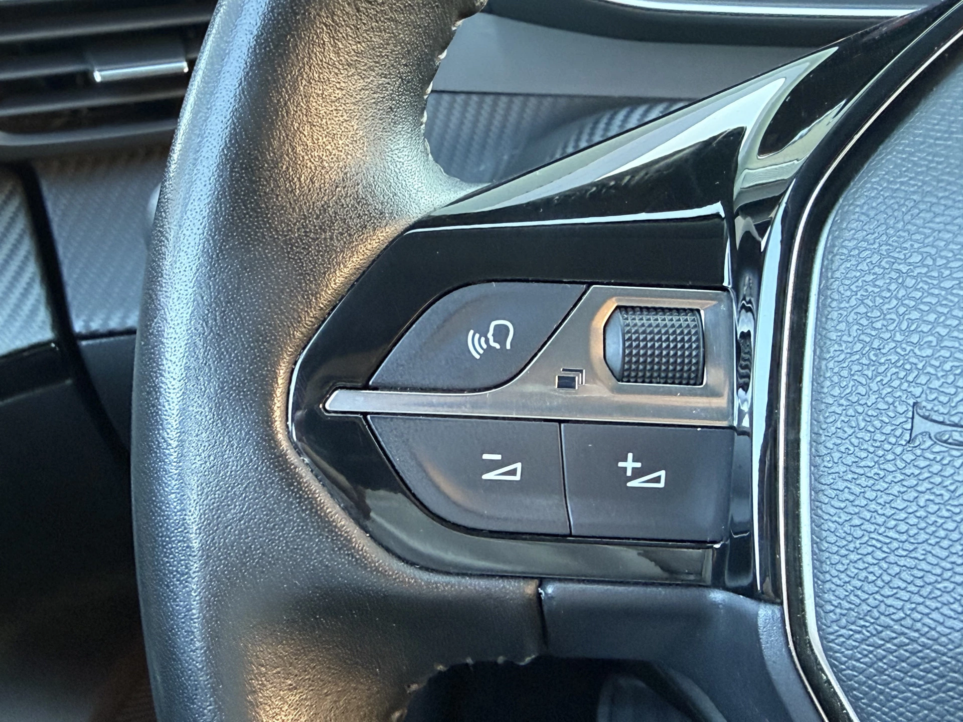 Hoofdafbeelding Peugeot e-2008