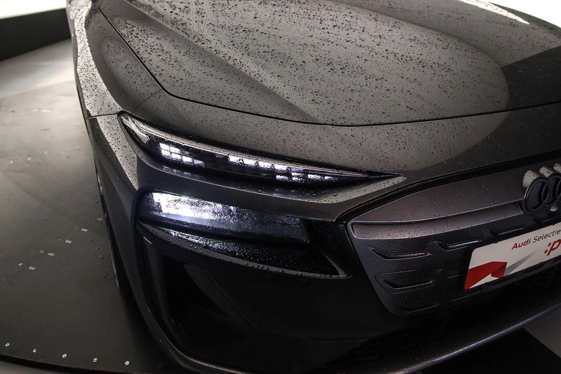 Hoofdafbeelding Audi A6 Avant e-tron