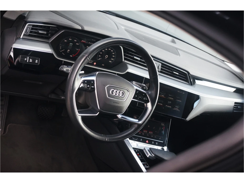 Hoofdafbeelding Audi e-tron